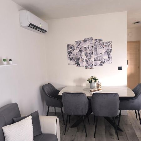 Apartman Rex Svinisce Eksteriør billede
