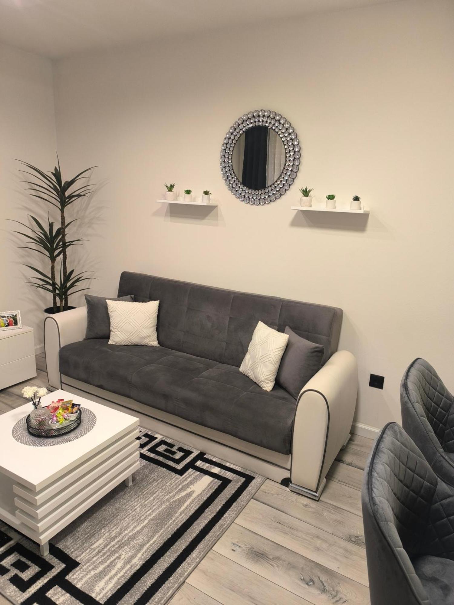 Apartman Rex Svinisce Eksteriør billede